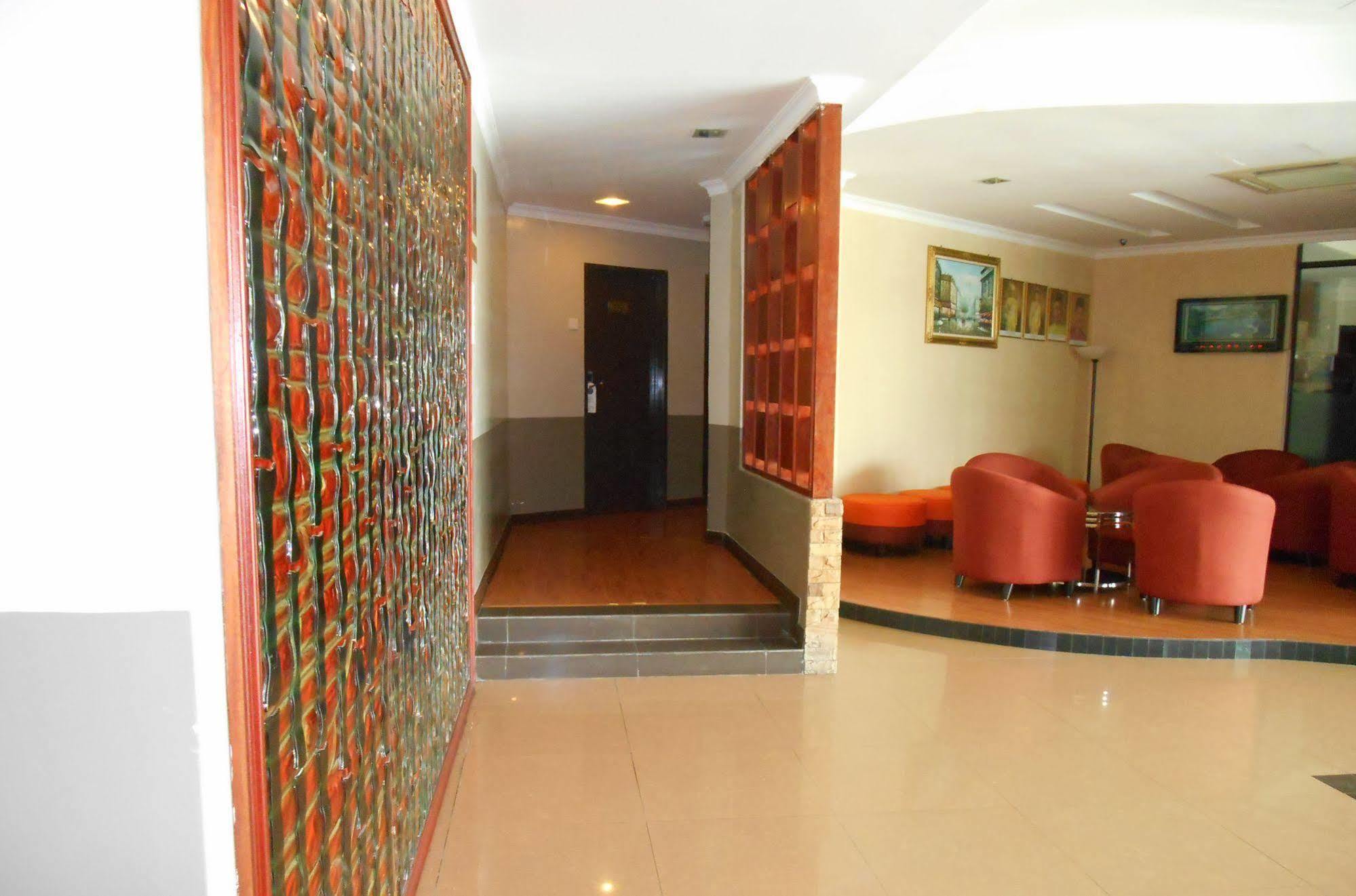 Sai Villa Hotel Near Klia & Klia2 Nilai Εξωτερικό φωτογραφία